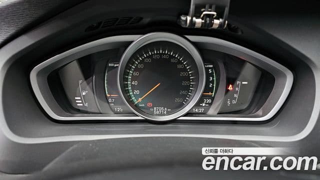 Volvo V40 2세대, 2017 8