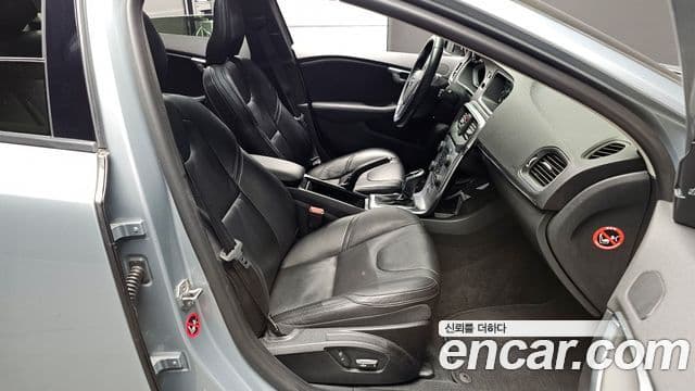 Volvo V40 2세대, 2017 10