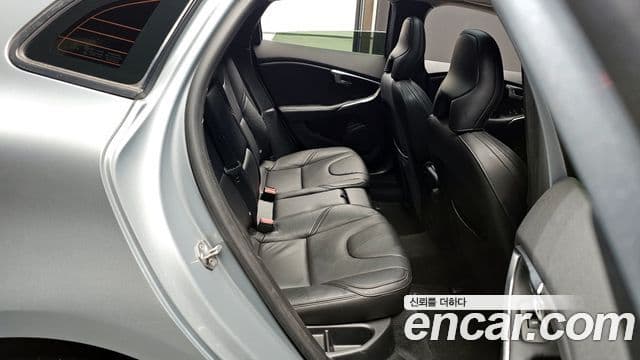 Volvo V40 2세대, 2017 11