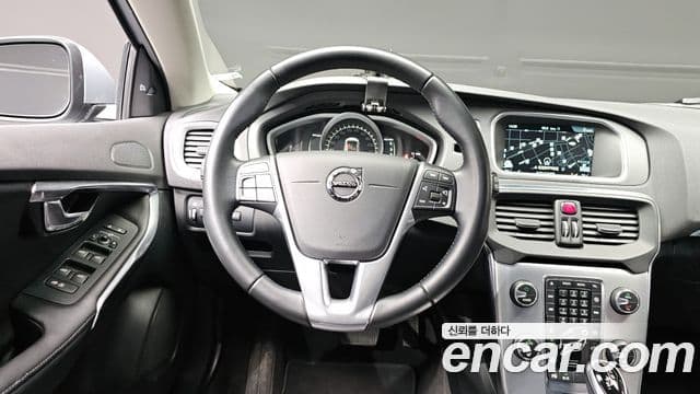 Volvo V40 2세대, 2017 13