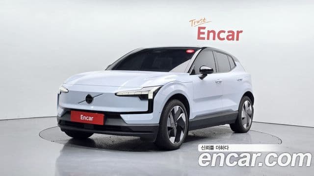 Volvo EX30 Ultra, 2025 1