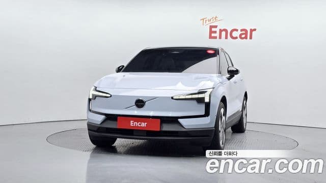 Volvo EX30 Ultra, 2025 3