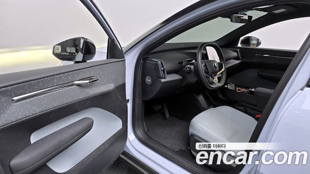 Volvo EX30 Ultra, 2025 11