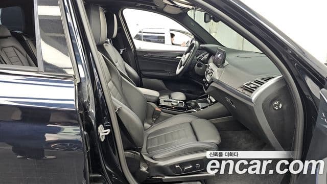 BMW iX3 M Sport, 2025 11