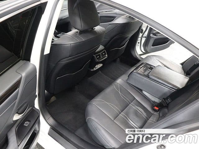 Lexus ES300h 7세대 Luxury Plus, 2021 16