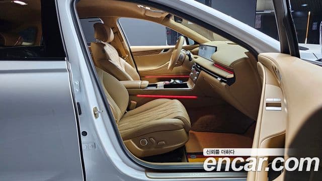 Genesis G80 (RG3) бензин 2.5 турбо 2WD, 2025 10