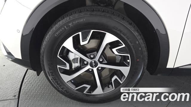 Kia Sportage 5세대 гибрид Signature 2WD, 2024 все фото