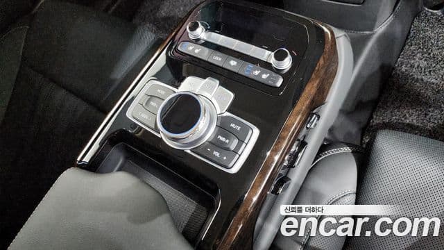 Genesis G90 Premium Luxury, 2020 18