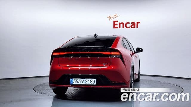 Toyota 프리우스 5세대 2.0 XLE, 2024 4