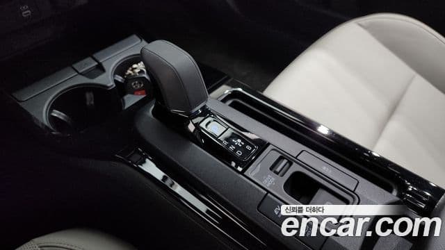 Toyota 프리우스 5세대 2.0 XLE, 2024 9