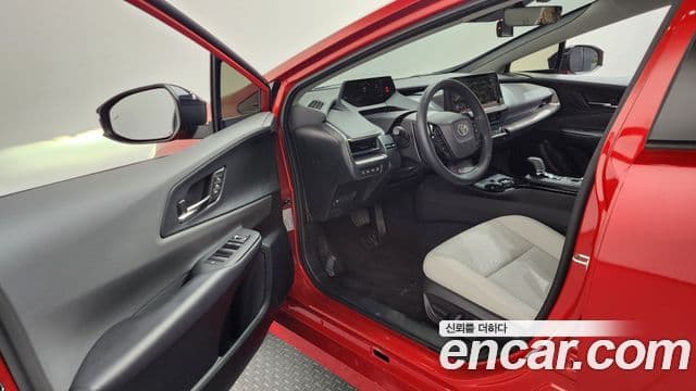 Toyota 프리우스 5세대 2.0 XLE, 2024 10