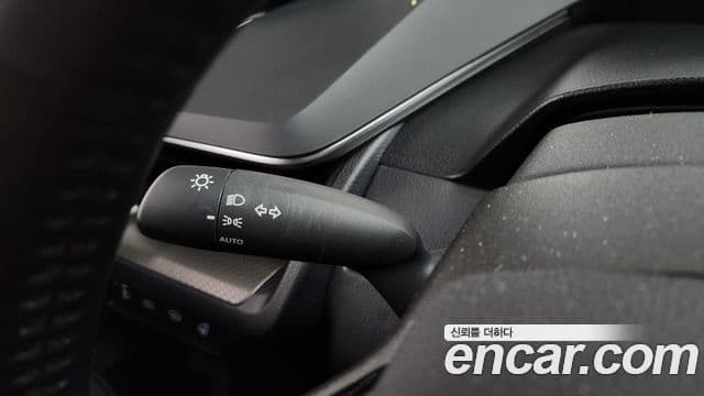 Toyota 프리우스 5세대 2.0 XLE, 2024 14