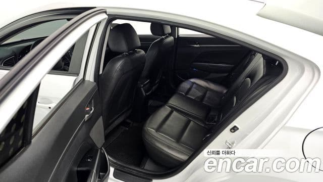 Hyundai Avante AD 1.6 GDI Value Plus, 2018 12