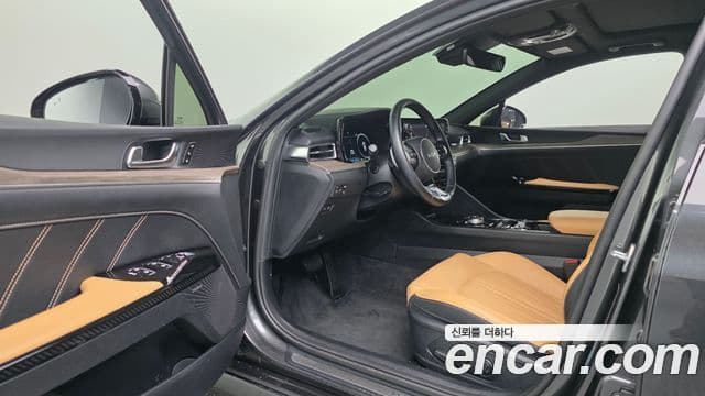 Kia K5 гибрид 3세대 Signature, 2023 13