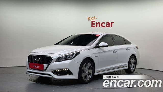 Hyundai LF Sonata гибрид Modern, 2016 1