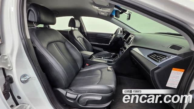 Hyundai LF Sonata гибрид Modern, 2016 10