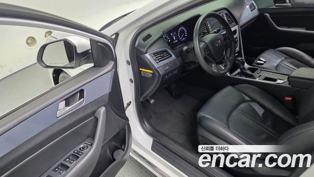 Hyundai LF Sonata гибрид Modern, 2016 11