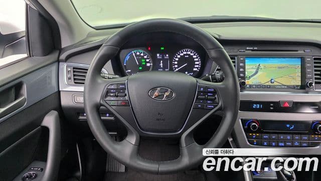 Hyundai LF Sonata гибрид Modern, 2016 14