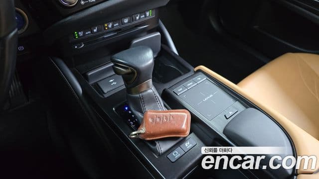 Lexus ES300h 7세대 Luxury Plus, 2022 9