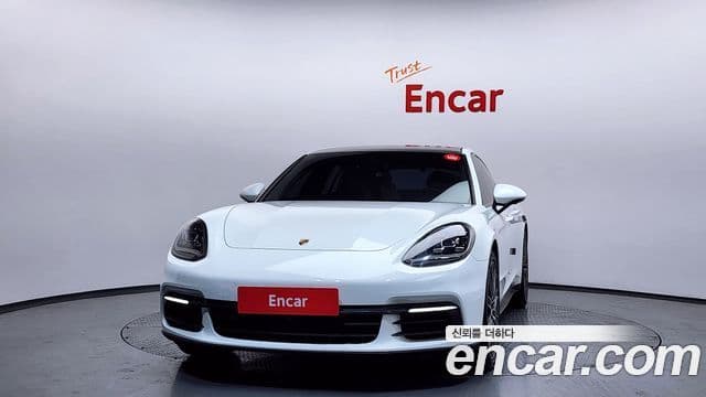 Porsche Panamera (971), 2018 3