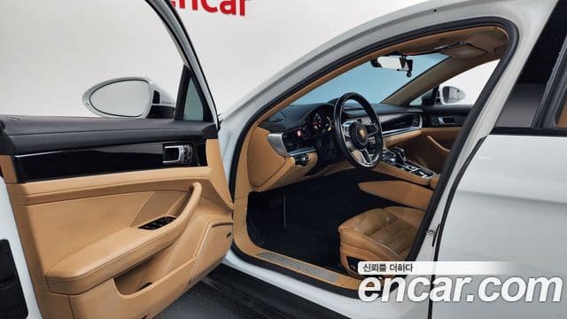 Porsche Panamera (971), 2018 10