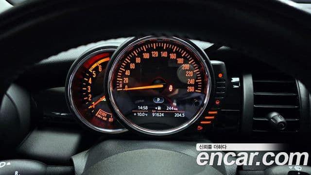 Mini Cooper D 3세대, 2016 8