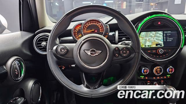 Mini Cooper D 3세대, 2016 13