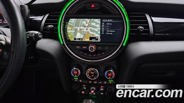 Mini Cooper D 3세대, 2016 14