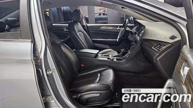 Hyundai LF Sonata 2.0 Smart, 2015 10