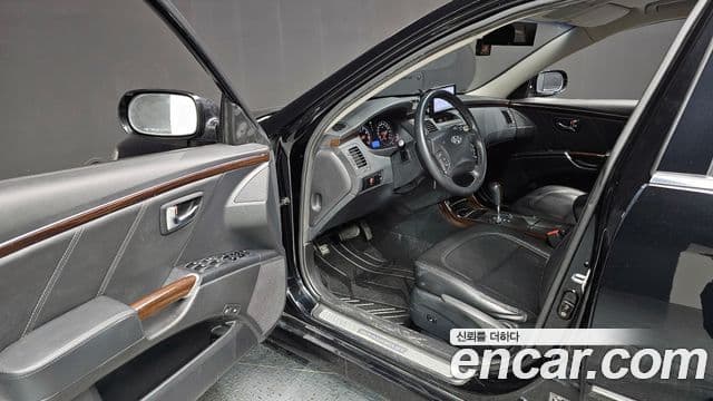 Hyundai The / новый Luxury Grandeur LPI Q270, 2011 10