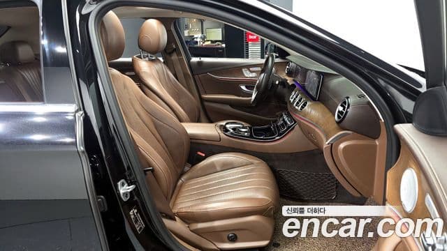 Mercedes-Benz E-класс W213 Exclusive, 2020 11