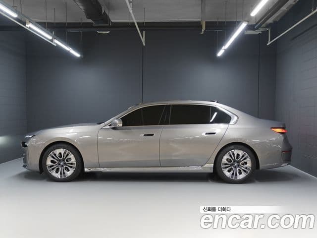 BMW 7시리즈 (G70) 740i sDrive Design Pure Excellence, 2023 все фото