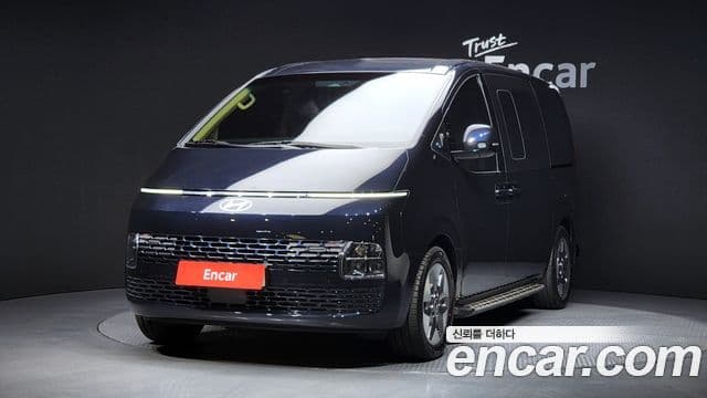 Hyundai Staria Modern, 2025 1