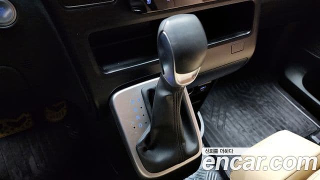 Hyundai Staria Modern, 2025 9