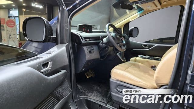 Hyundai Staria Modern, 2025 11