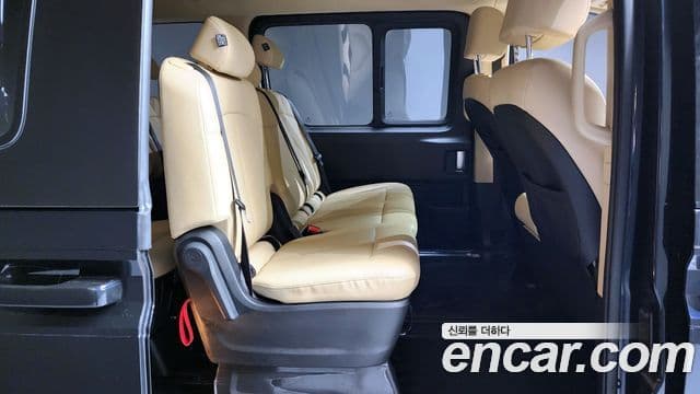 Hyundai Staria Modern, 2025 12