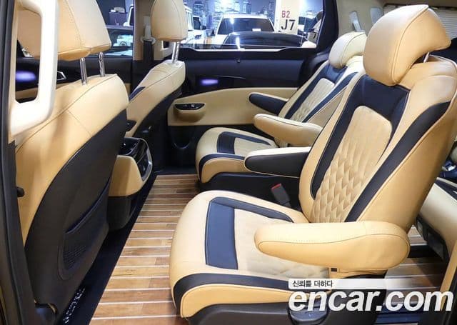 Kia Carnival 4세대 бензин 9인승 High Limousine(компания по спецнадстройкам), 2021 11