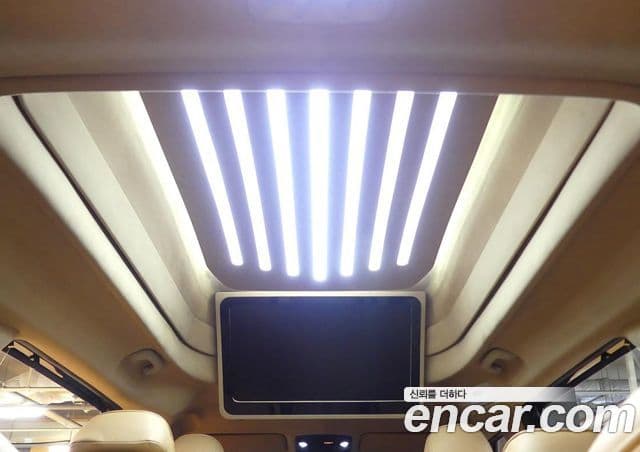 Kia Carnival 4세대 бензин 9인승 High Limousine(компания по спецнадстройкам), 2021 13