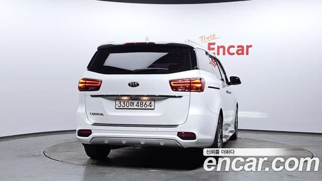 Kia The / новый New Carnival Noblesse, 2019 4