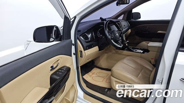 Kia The / новый New Carnival Noblesse, 2019 10