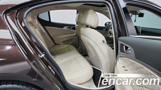 Genesis G70 Elite, 2019 12