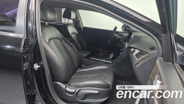 Hyundai LF Sonata LPI Smart(для людей с инвалидностью), 2015 10