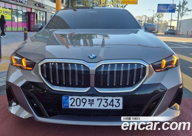 BMW 5시리즈 (G60) 520i M Sport, 2025 4
