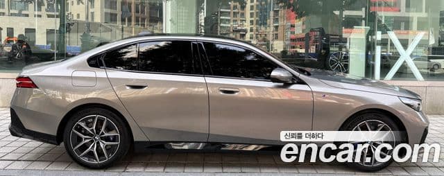BMW 5시리즈 (G60) 520i M Sport, 2025 все фото