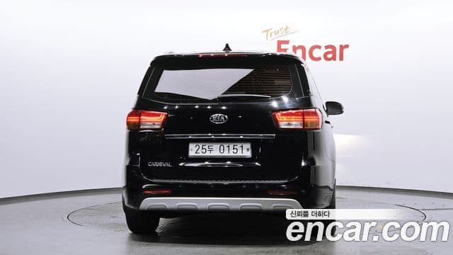 Kia All New Carnival Noblesse, 2017 4