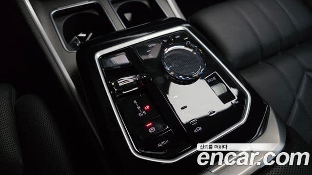 BMW 7시리즈 (G70) 740d xDrive Design Pure Excellence, 2023 9