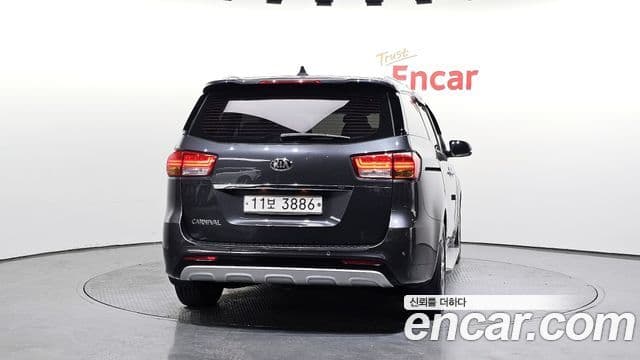 Kia All New Carnival Prestige, 2016 4