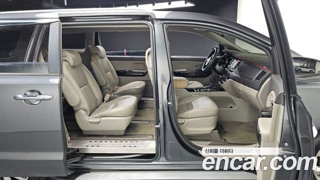 Kia All New Carnival Prestige, 2016 12