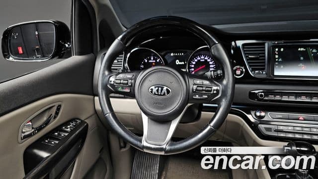 Kia All New Carnival President, 2016 13