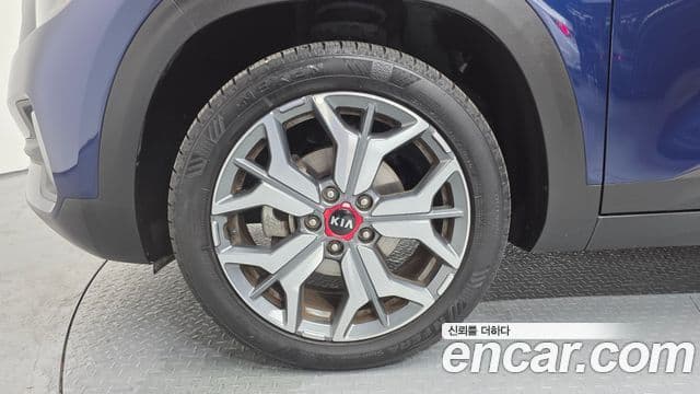 Kia Seltos Signature, 2021 все фото